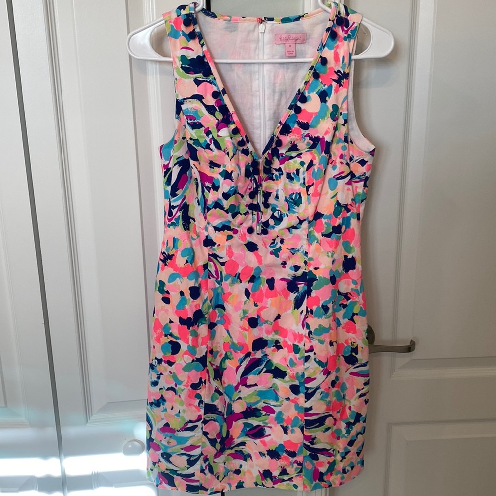 Beautiful and bright colored Lilly Pulitzer size 0 dress!